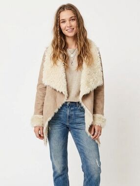 UNIF Chelsea Beige Cream Faux Shearling Jacket - XS